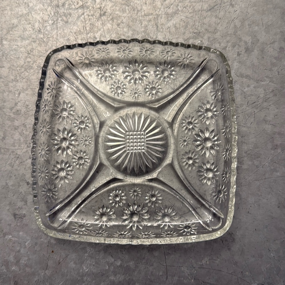 Vintage hazel atlas square clear dish with daisy pattern